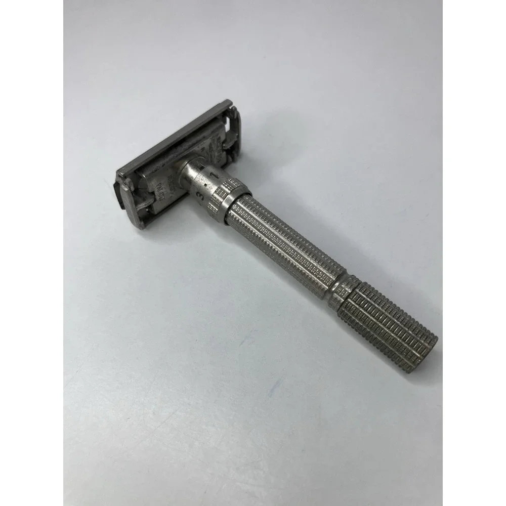 Vintage 1962 Gillette Slim Adjustable Safety Razor H2 TTO Double Edge USA